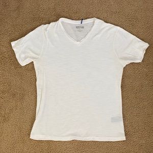 Men’s short sleeve tee in size Medium